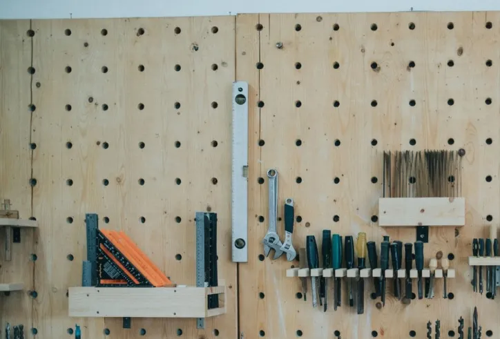 Które meble warsztatowe najlepiej sprawdzą się w pracowni stolarskiej?